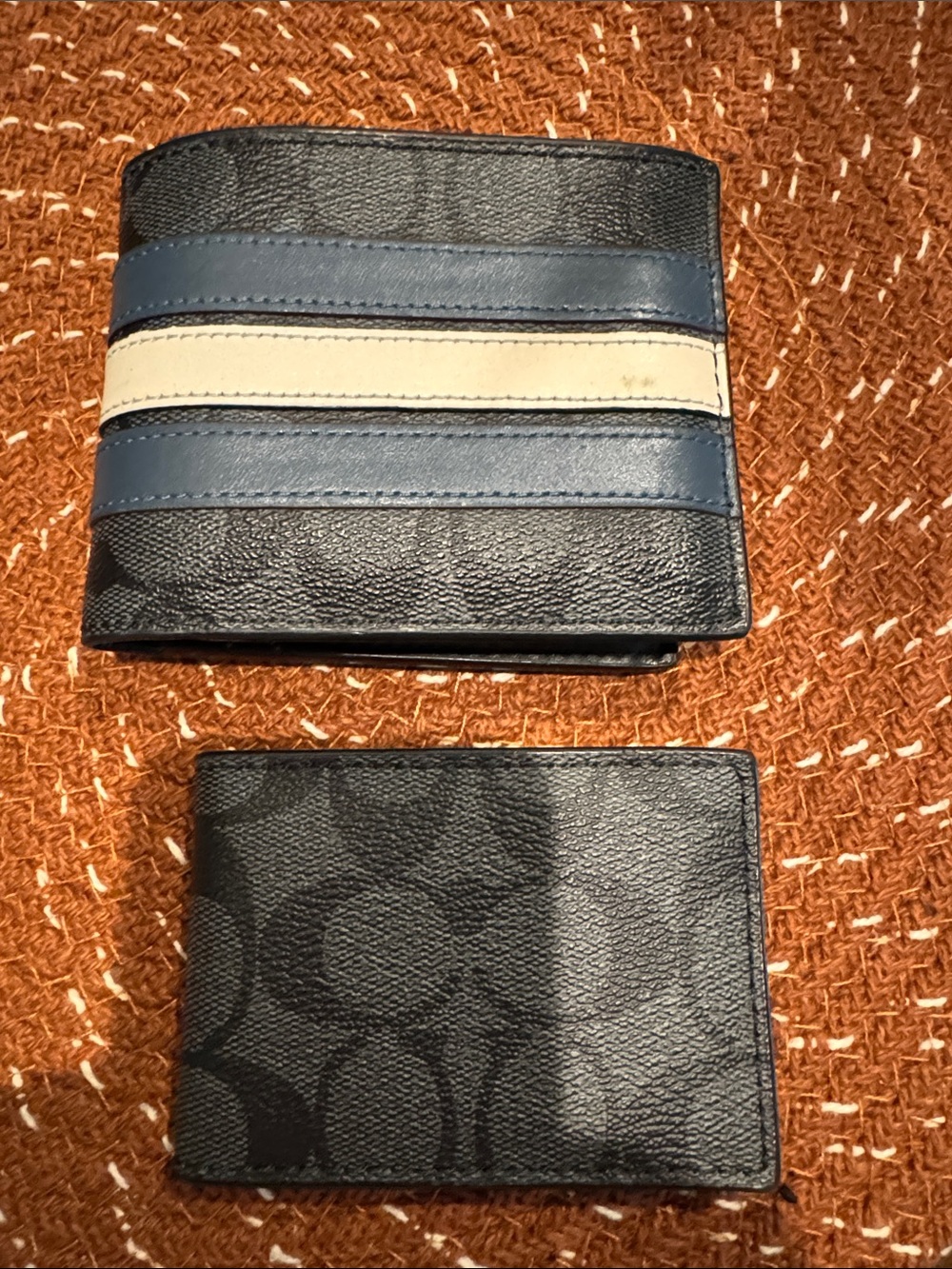 Coach Men's Black Wallet Set with Blue and Cream Stripes